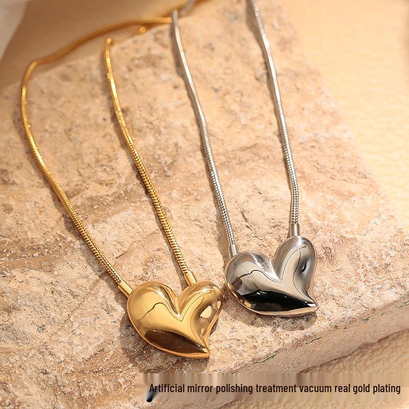 Glossy Heart Necklace - Women's Fashion, European & American Style, Non-Fading Vacuum Electroplated Clavicle & Sweater Chain.