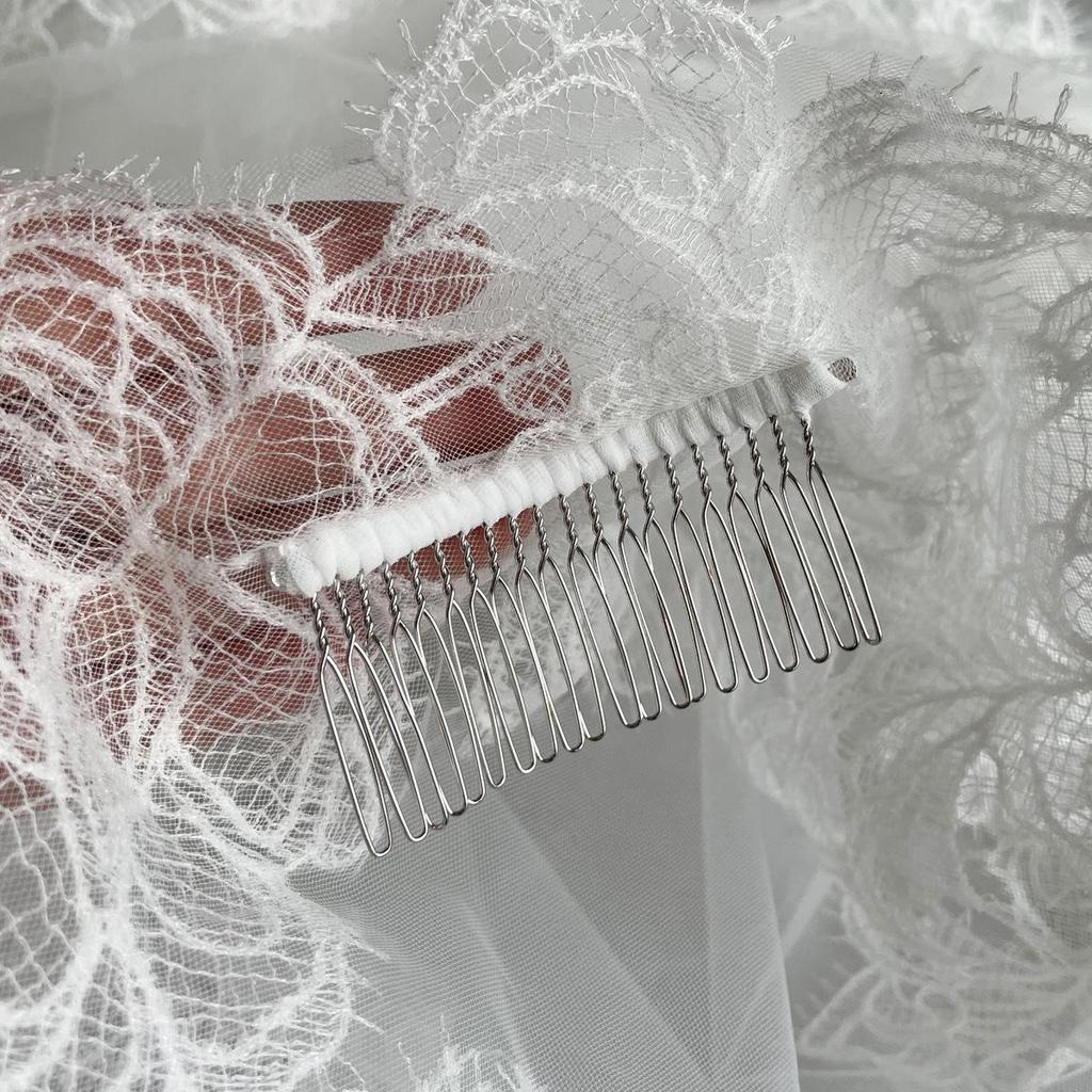 V863 Courtly White Vintage Cathedral Long Lace Bridal Veil