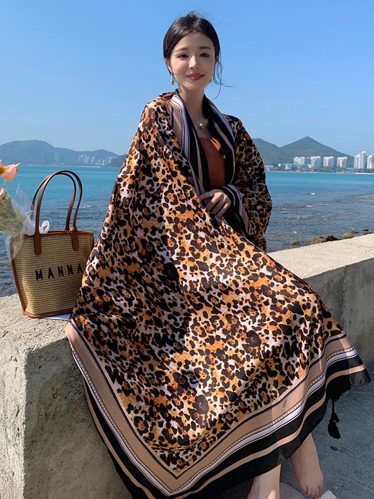 New Summer Fashion Women Silk Scarf Beach Wrap Shawl Leopard Print Sunscreen Bandana Hijab Mujer Bohemian Musulman Scarve Pareo