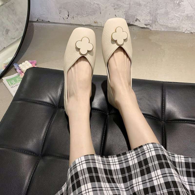 Spring and Autumn New Shallow Doudou Shoes Square Head Four Leaf Students Flat Bottom One Pedal Lazy Soft Sole Women's Single Shoes