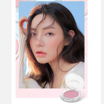 Monochrome Puder-Rouge-Ins heben die Farbe für lange Zeit hervor, Natur, Zartheit, Vitalität, Hochglanz, Rouge und Gesichts-Make-up