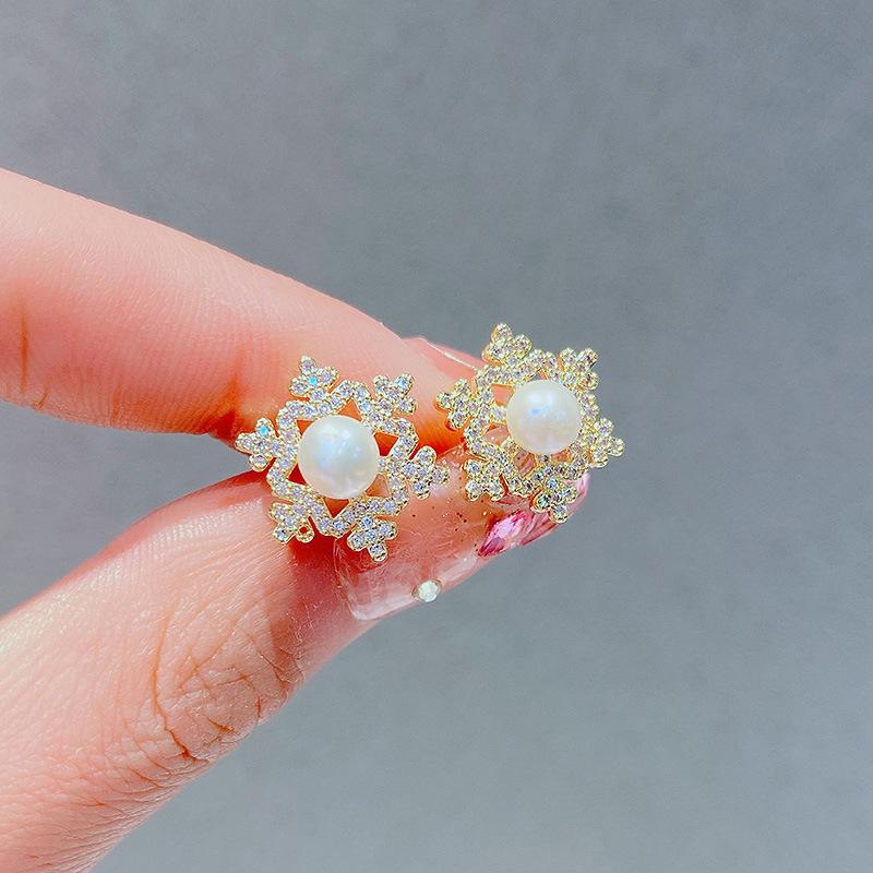 S925 Sterling Silver Snowflake Pearl and Diamond Stud Earrings - Elegant Christmas Gift