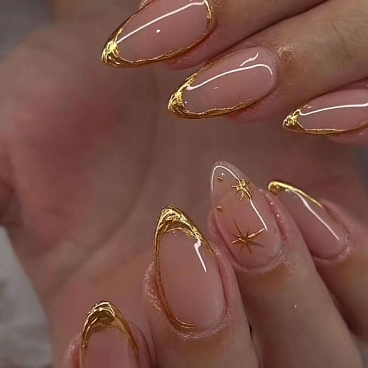 3D Gold Hot Stamping Short Almond Wearable Press-On Nail Tips