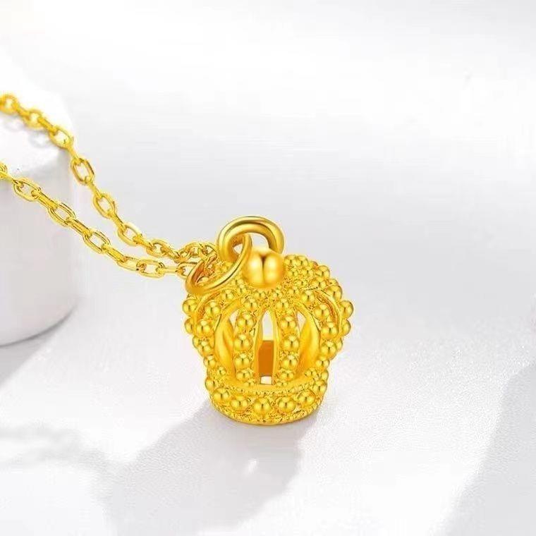 Exquisite Hollow Crown Pendant Gold Clavicle Chain - Luxurious Gift for Mom or Girlfriend