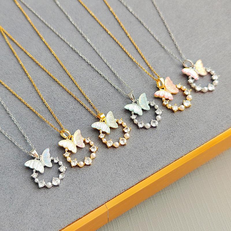 Collana con Ciondolo Circolare a Farfalla Colorata in Acciaio Inossidabile con Zirconi per Donna Gioielli Delicati Romantici Vendita all'Ingrosso