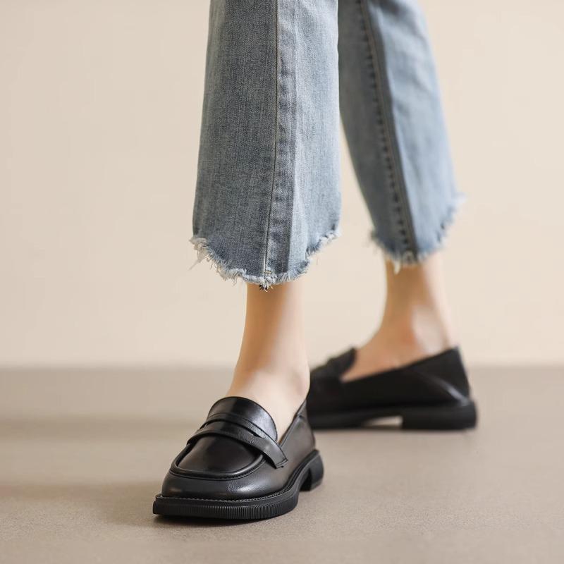 Retro British style small leather shoes women's 2025 spring and autumn new thick-soled one-pedal loafers popular black jk single shoes