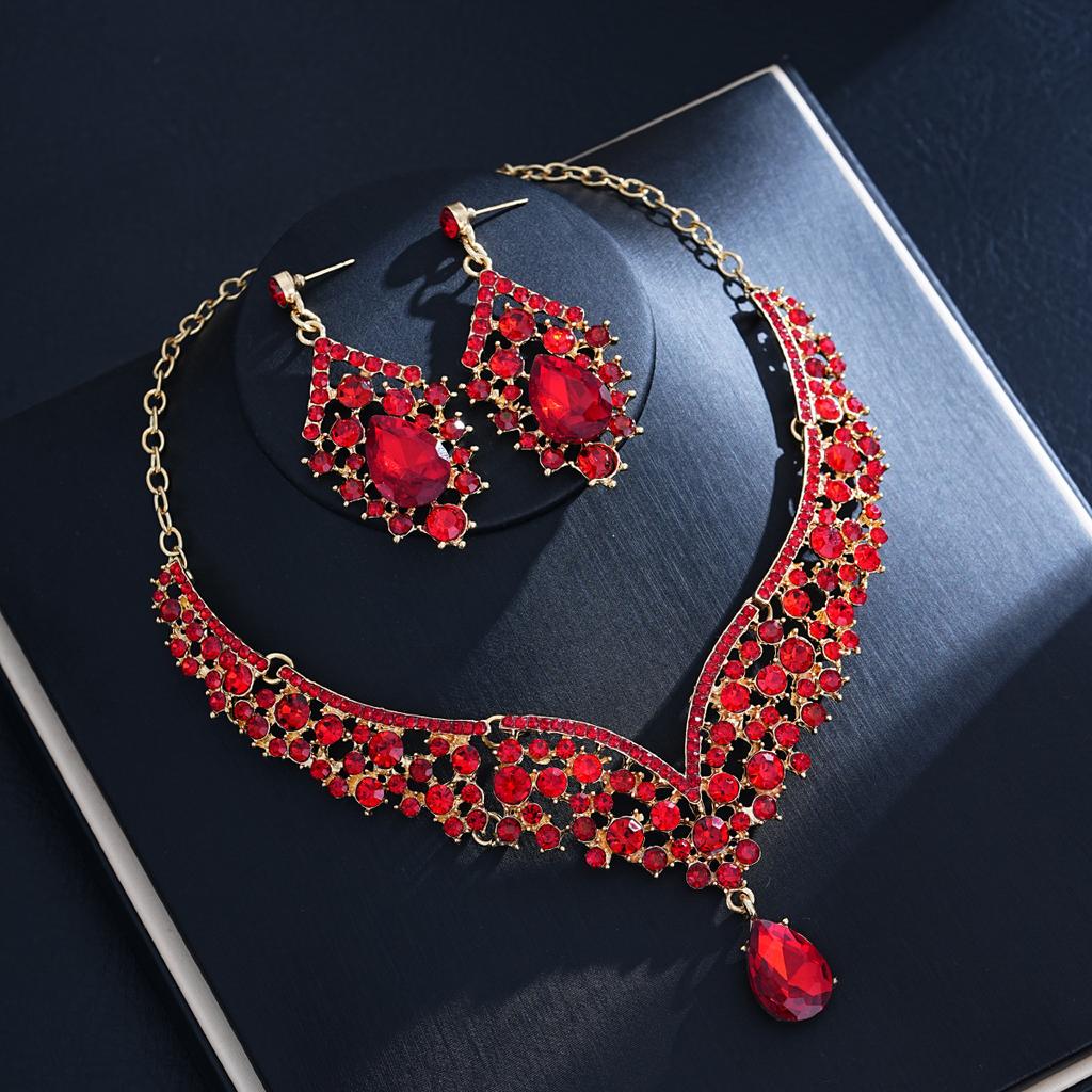 European and American Fashion Light Luxury Necklace Earrings Two-piece Set Bridal Wedding Accessories Dress Set Female 2026