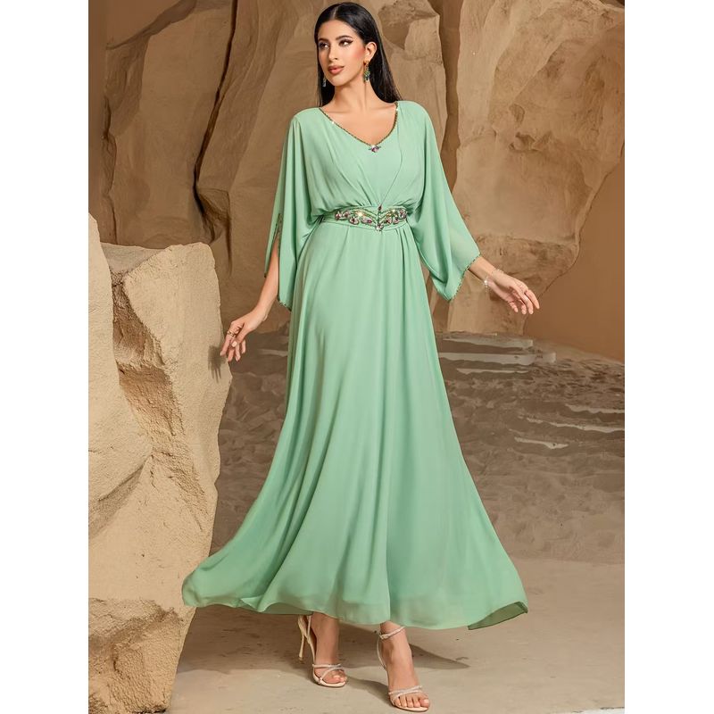 New Arrival Middle East Dubai Sexy V-neck Hand-Stitched Diamond Swing Dress Hand Sewn Diamond Dress