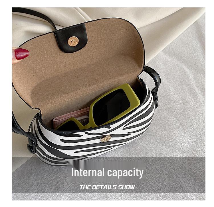 Korean Retro Saddle Bag 2022: Summer Single Shoulder & Crossbody Bag, Fashionable & Versatile Ladies Mobile Phone Accessory