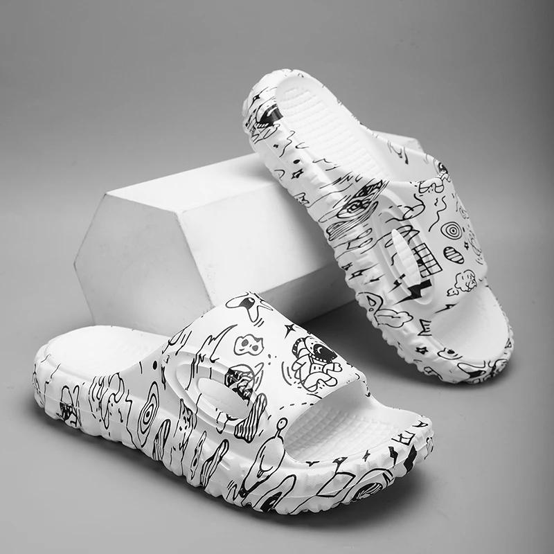 Fashion Men Slippers Lightweight Beach Sandals Non-Slip Eva Men Indoor Bathroom Slippers Outdoor Comfortable Flip Flop