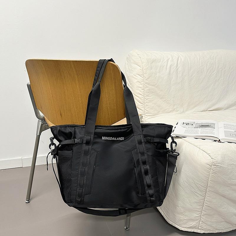 

Shoulder hand-held travel bag Large capacity business trip travel luggage bag Outdoor leisure waterproof sports fitness bag чорний