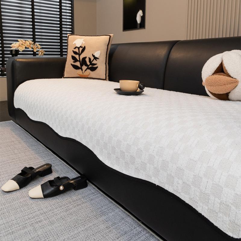 

Подушка для дивана нестандартной формы универсальна для всех сезонов 2025 новая нескользящая подушка для сиденья легкая роскошная высококачественная цельная кожаная накидка для дивана 90*70cm