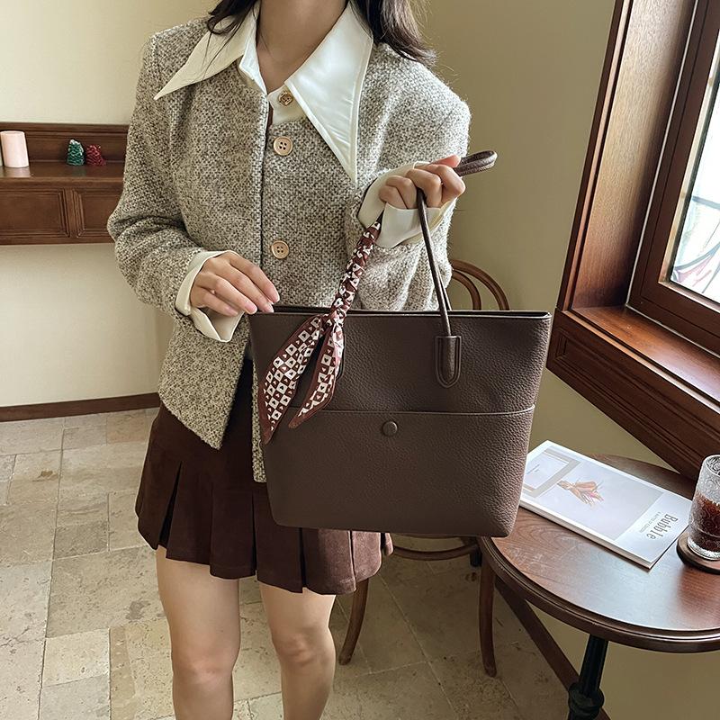New Fashionable Underarm Women's Bag New Trendy Commuter Shoulder Bag Large Capacity Messenger Tote Bag