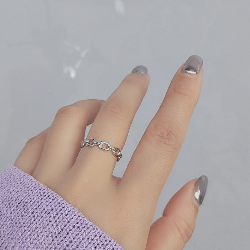 Silver 925 Eyecatching Geometric Ring For Women Ideal For Trendy Fashion Styles