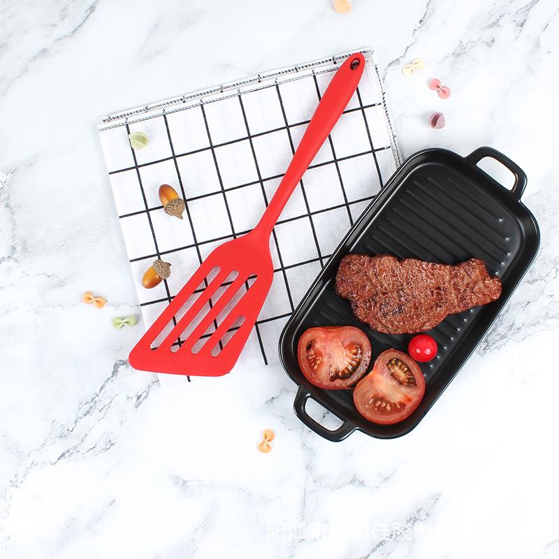 Pánev na smažení vajec a ryb, špachtle, naběračka, smažící lopatka, silikonové obracečky, kuchyňské náčiní, kuchyňské nástroje, kuchyňské doplňky, pomůcky