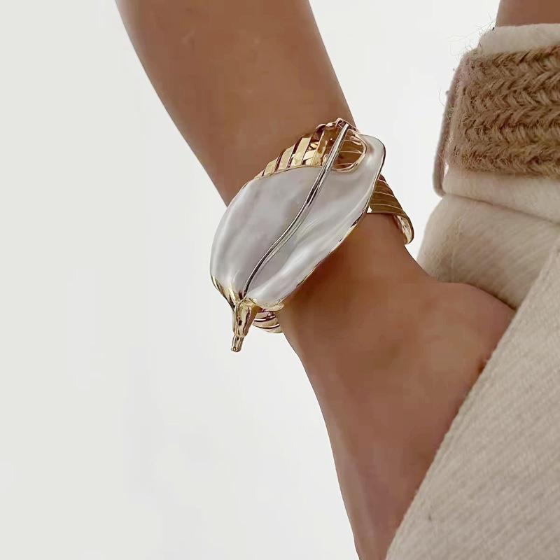 

Женские браслеты-нити для модной бижутерии белый