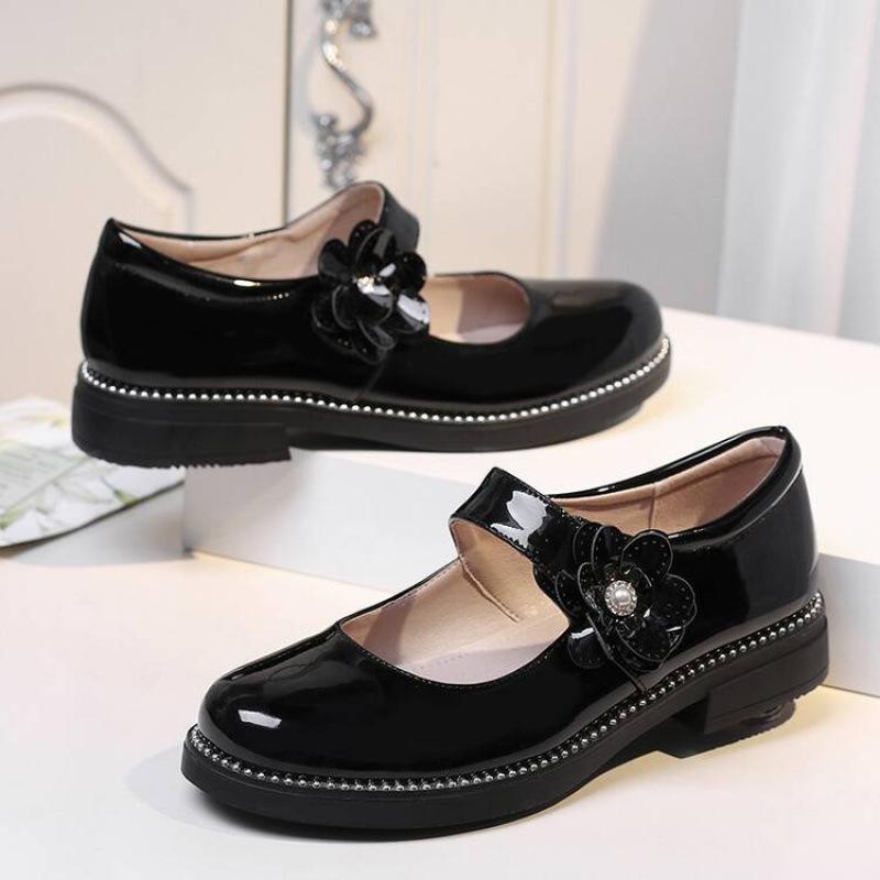

Новые туфли для девочек, удобные туфли на платформе с цветком, нескользящие туфли для детей среднего и старшего возраста, студенческие туфли для девочек, четыре сезона, лакированная кожа, принцес 39 (inner length 24.5cm)