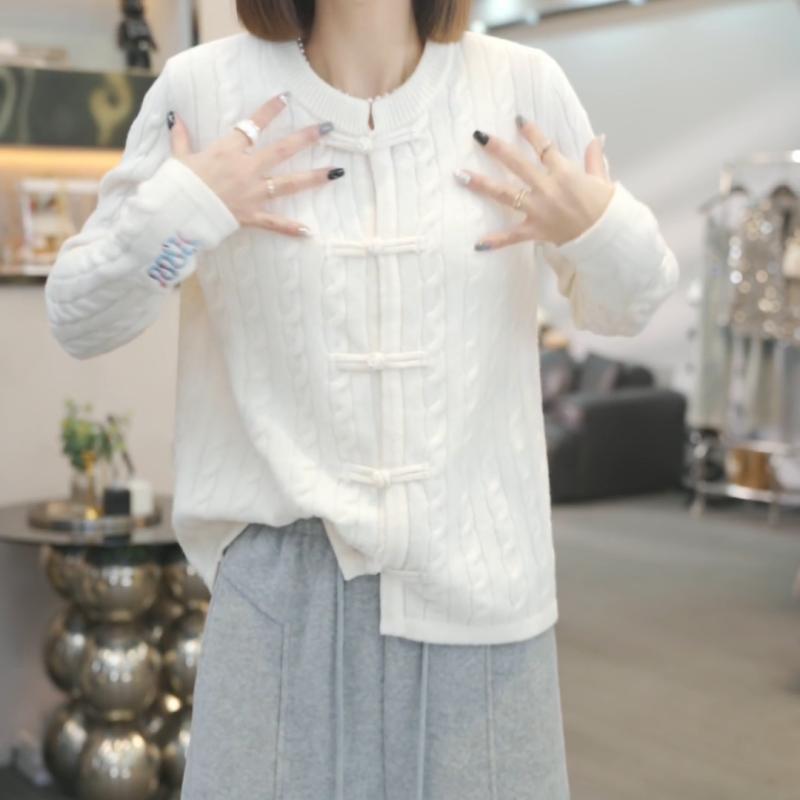 

2025 Spring Red Frog Button Knit Cardigan - Women s Chinese Style, Loose Casual Long Sleeve Top One Size білий