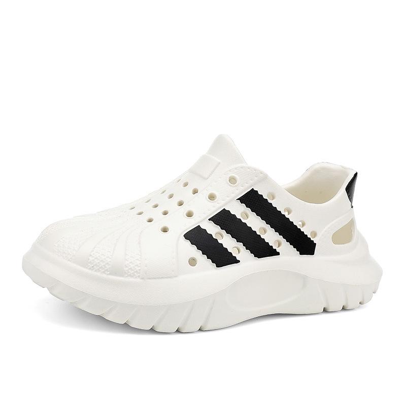 Unisex Kids' Crocs-Style Beach Sandals: Breathable, Non-Slip, Waterproof, Quick-Drying, Soft Sole, Closed-Toe, Perfect for Summer Outdoor Wear.