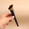 Foundation Pinsel Mit Wellenförmigem Kopf Zum Verblenden Von Flüssiger, Cremiger, Puder-Wangenknochen Kieferpartie, Große Premium Dichte Synthetische Borsten
