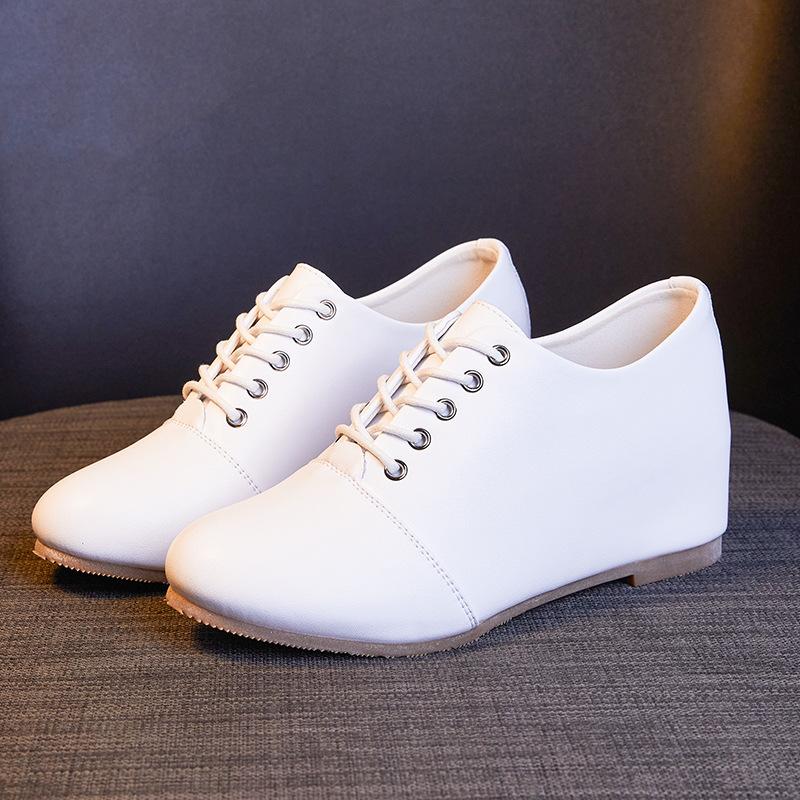 Женская повседневная кожаная обувь на платформе с круглым носком на шнуровке удобная и универсальная 34 3889₽