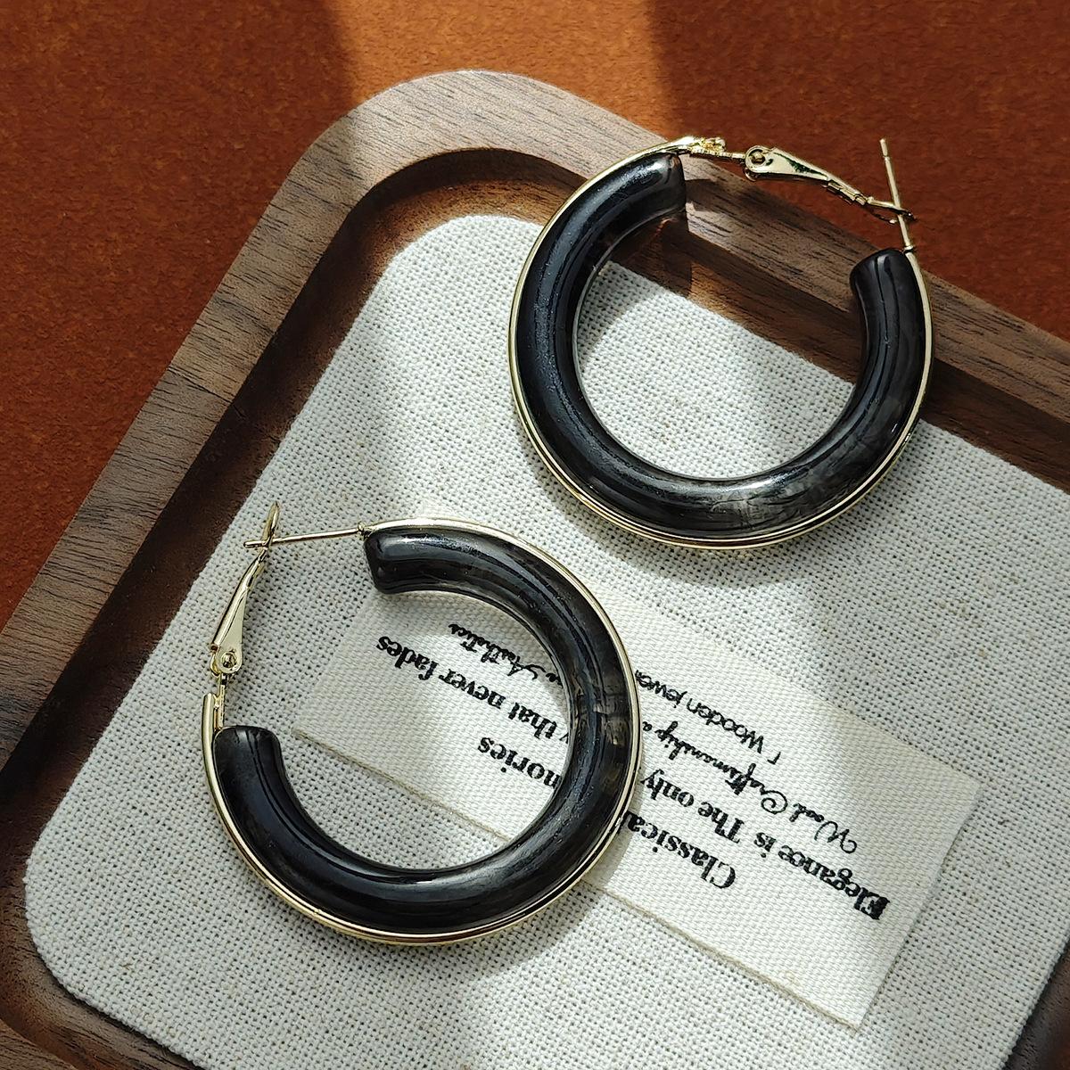 Ретро круглые цветные смоляные серьги в гонконгском стиле, легкая роскошь и простой стиль Майярд, нишевые высококачественные серьги