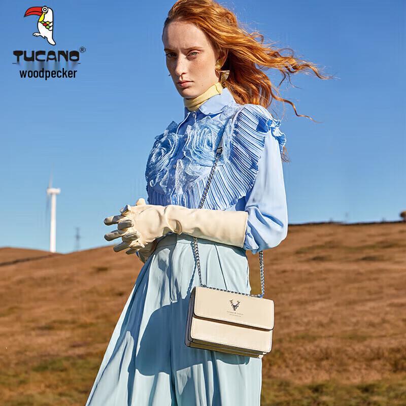 TUCANO Women's Small Leather Chain Shoulder Bag