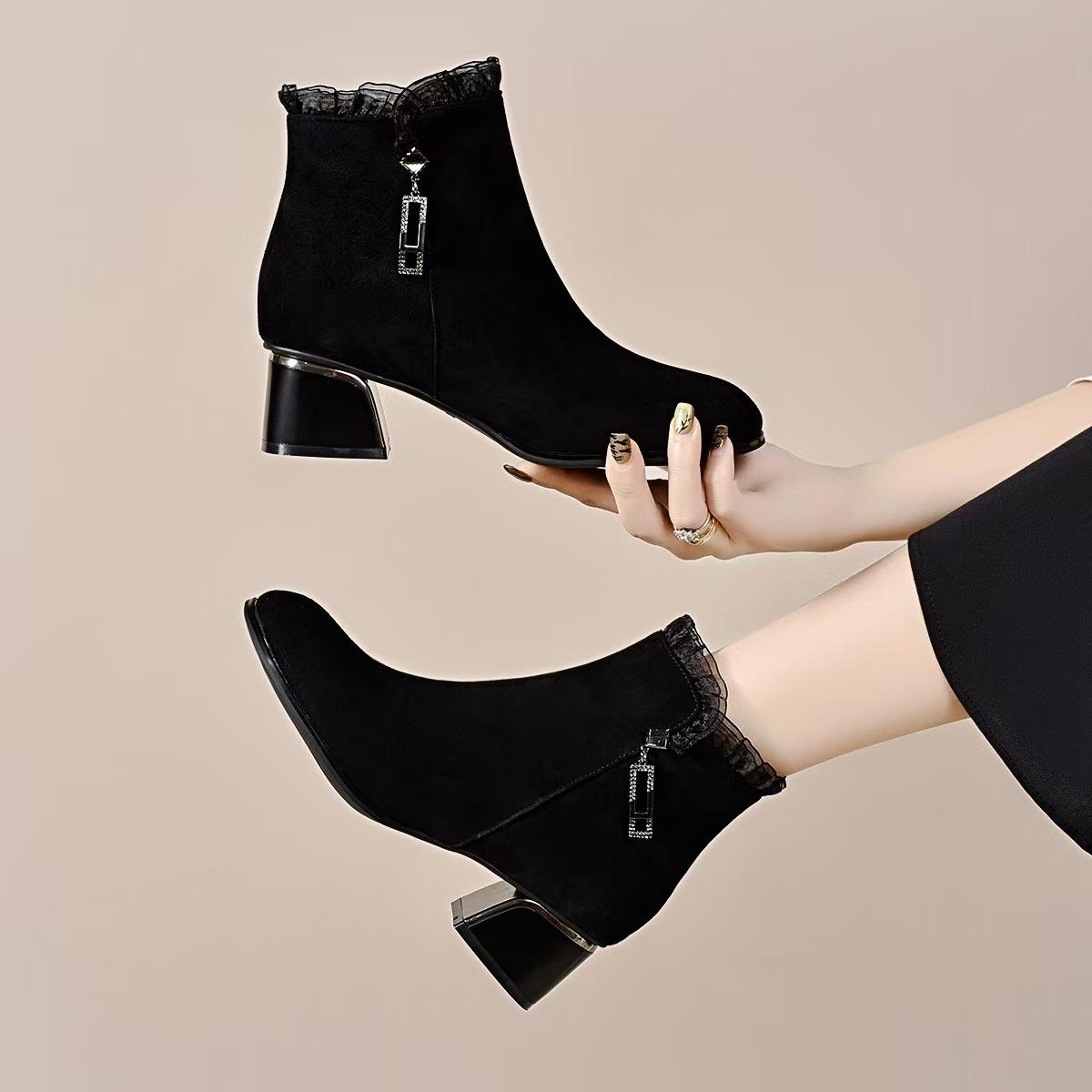 

Short boots women s 2025 autumn and winter new simple temperament two high fashion boots metal buckle lace black women s leather boots 41