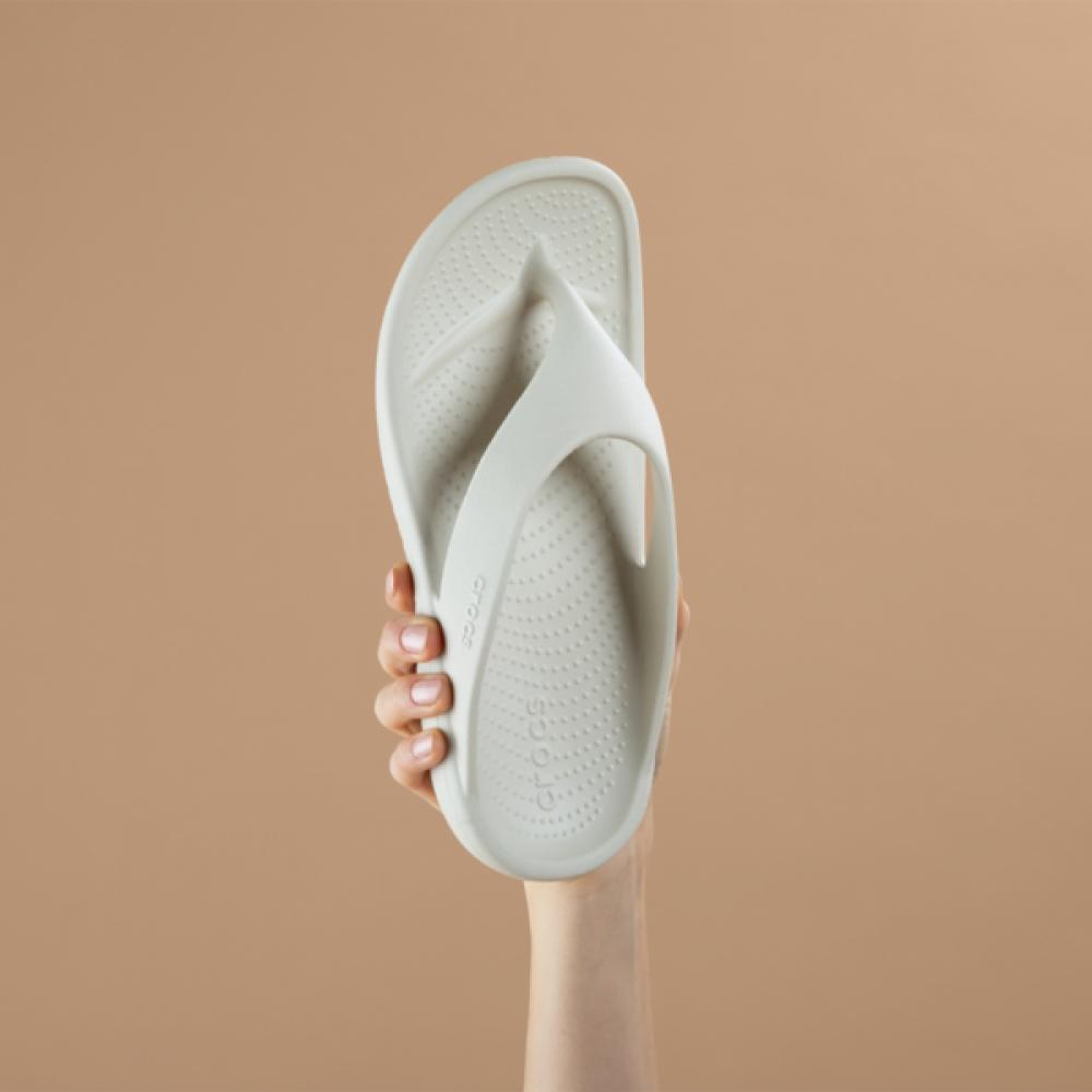 CrocS Mellow Recovery Women S Flip Sandal Slipper 211100 160