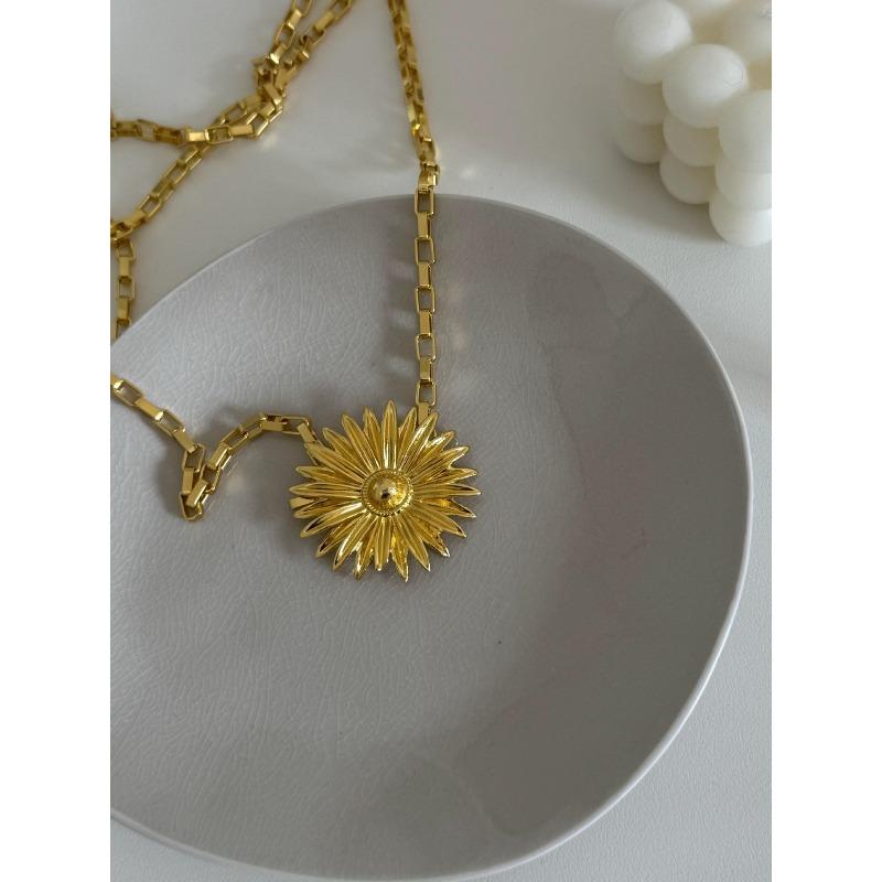 

Mei Mary European and american style light luxury distressed vintage sunflower waist chain - niche design, high-end daisy accent