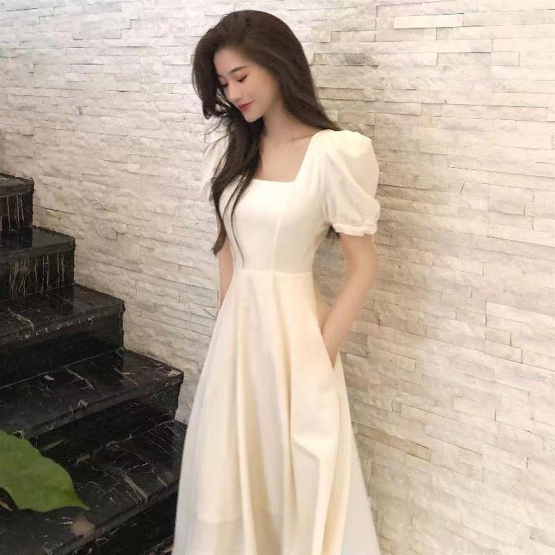 Elegant Retro French Hepburn Style Summer Dress with Slimming Waist and Puff Sleeves