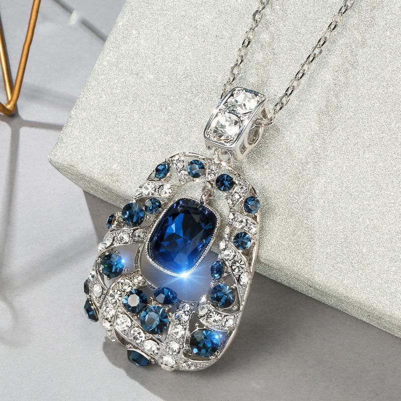 2025 Korean Style Crystal Sweater Chain: Long Sparkling Diamond Necklace for Autumn & Winter - Retro Pendant & Atmospheric Accessory