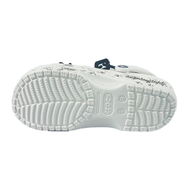 Crocs Classic clog casual and versatile fashion trend hole shoes for men and women in white and black