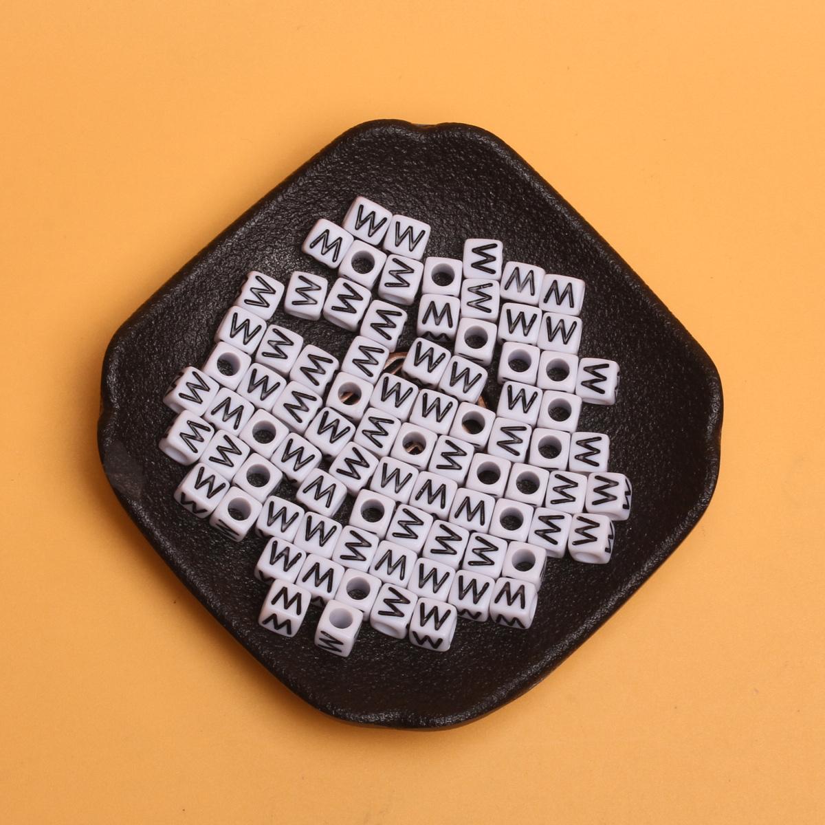 

Творческий большой квадрат с отверстием белого и черного цвета 5,5 мм, 26 бусин с буквами, подвески, 50 шт., ручная работа, бисерный материал, браслеты, телефонная цепочка, свободные бусины-разделители, сделай сам W