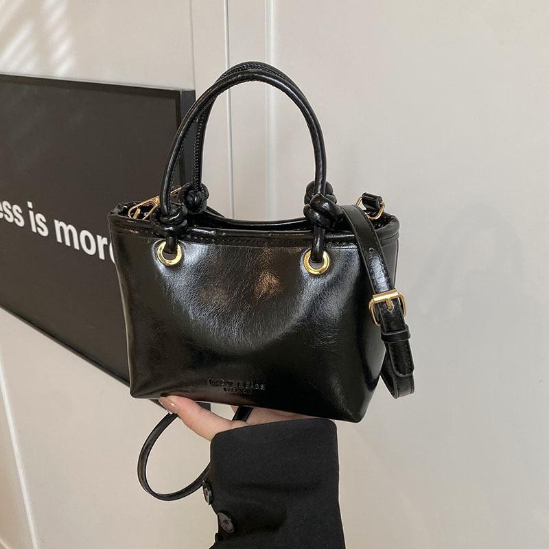 2025 retro bag new commuter large capacity messenger portable tote shoulder bucket bag