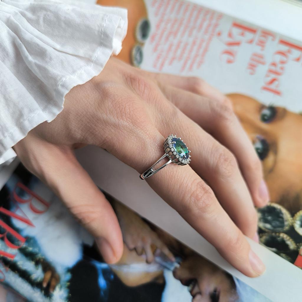 Серебряное кольцо с мистик топазом, вес изделия 3,79 гр (2203865)
