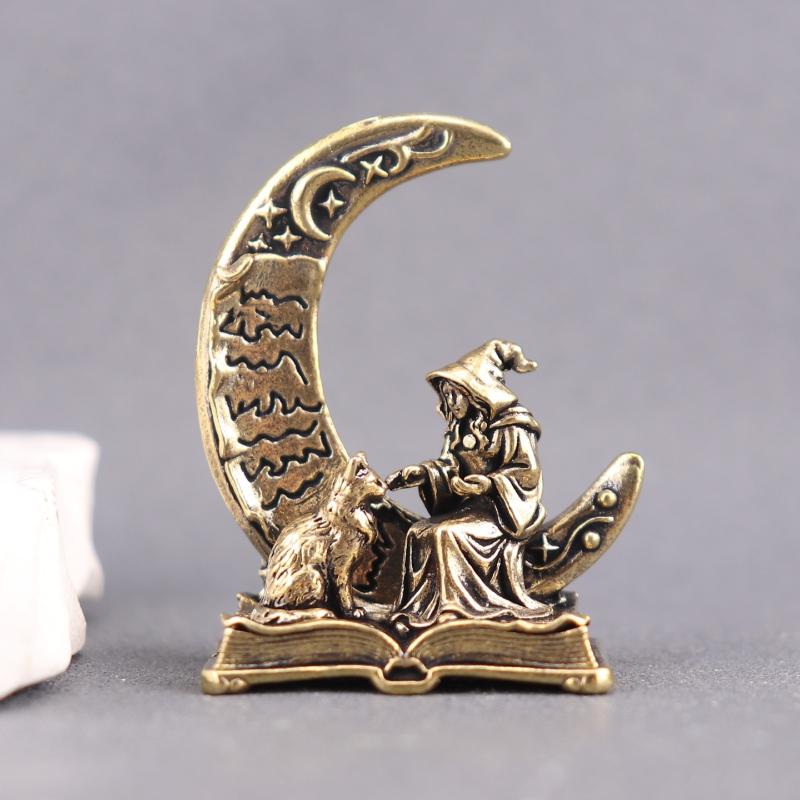 Moon Witch Statue Creative Desktop Decor Handmade Resin Craft Ornament for Home Office Tea Pet Gift