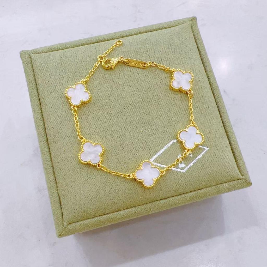 Neues Mini-Fünfblüten-Armband mit vierblättrigem Kleeblatt Schlichtes und modisches Nischenarmband