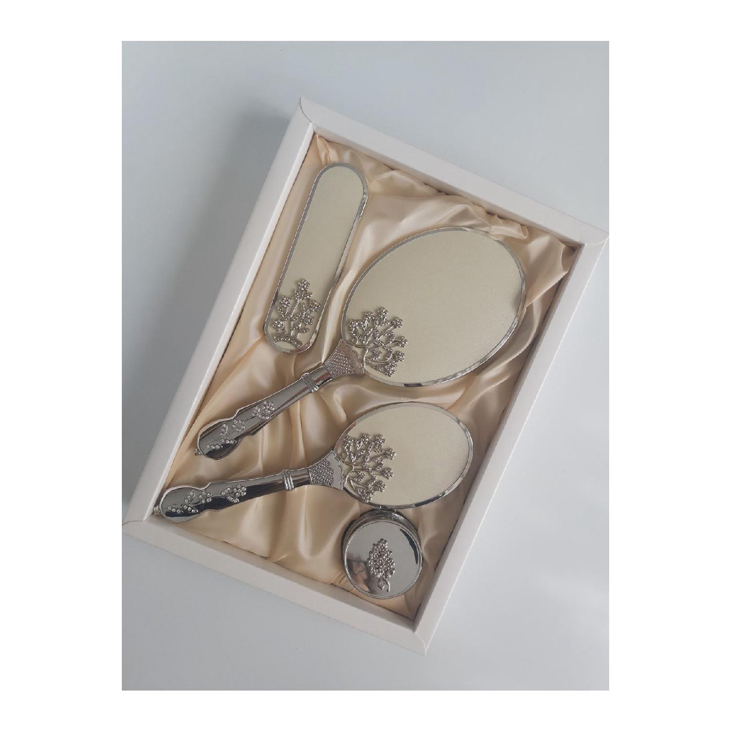 

Брудно-білий весільний пучок із дзеркальним гребінцем / коробка для приданого