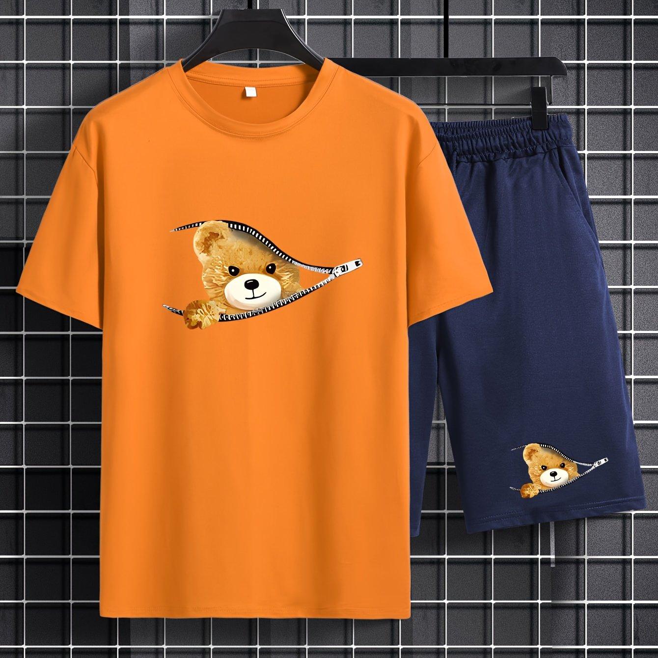 

Мужской комплект из футболки с круглым вырезом и шорт с мультяшным медведем и графическим принтом больших размеров — мягкий, средний стрейч, повседневный стиль для лета — забавный принт XXL