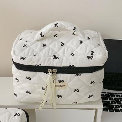 Modische Kirsch-Tragetasche für Damen, Make-up-Tasche, tragbar, niedlich, für Damen, Kosmetiktasche, Toilettenartikel, Handtasche, gesteppte Baumwolle, Reißverschlusstasche