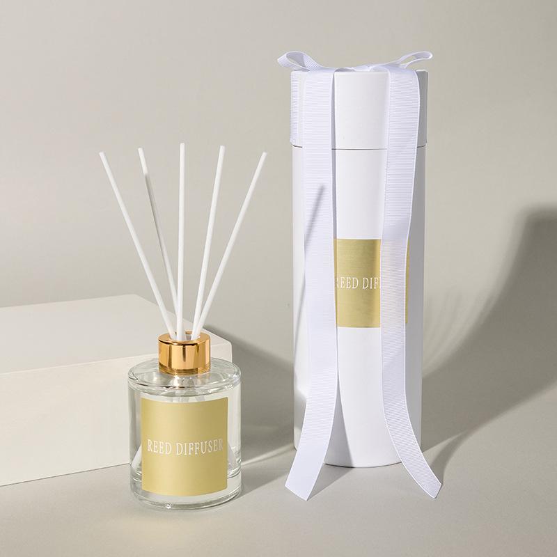 Flameless Rattan Aroma Diffuser for Home or Hotel - White Gift Box Bergamot Pear and Bluebell