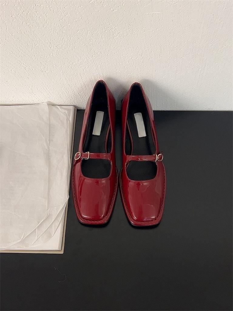Red thick heel Mary Jane small leather shoes spring wind gentle square head black medium heel single shoes