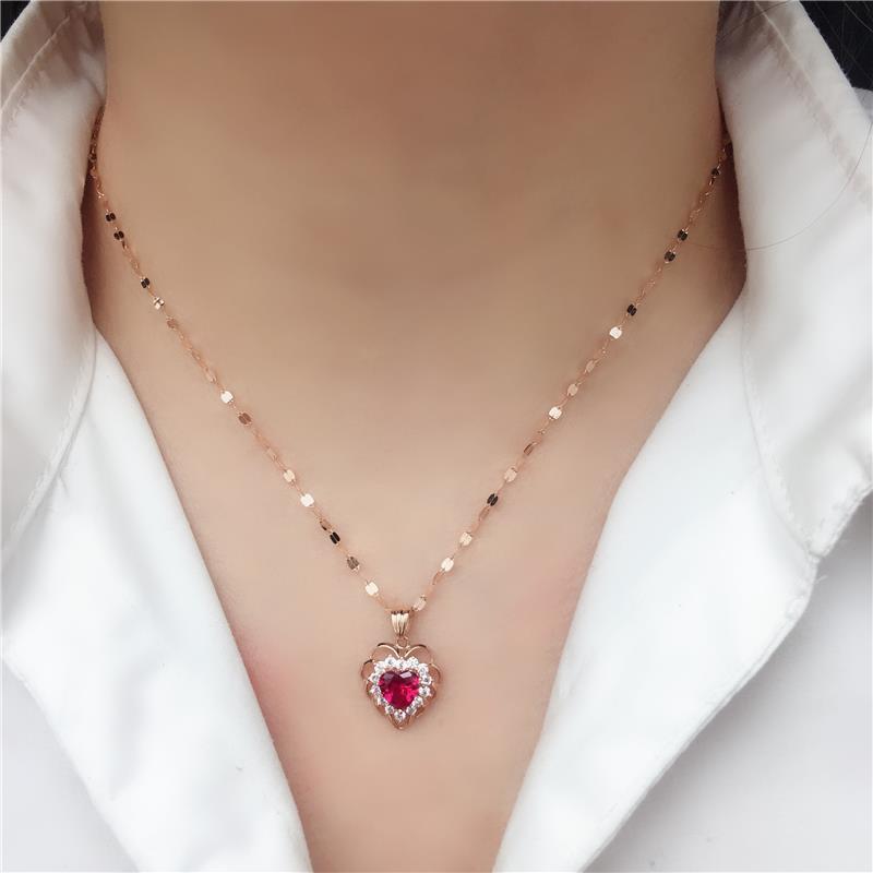 Exquisite Rose Gold Plated Russian Purple Gold Inlaid With Love Red Stone Pendant Fashion Temperament Colored Gold Necklace Collarbone Chain