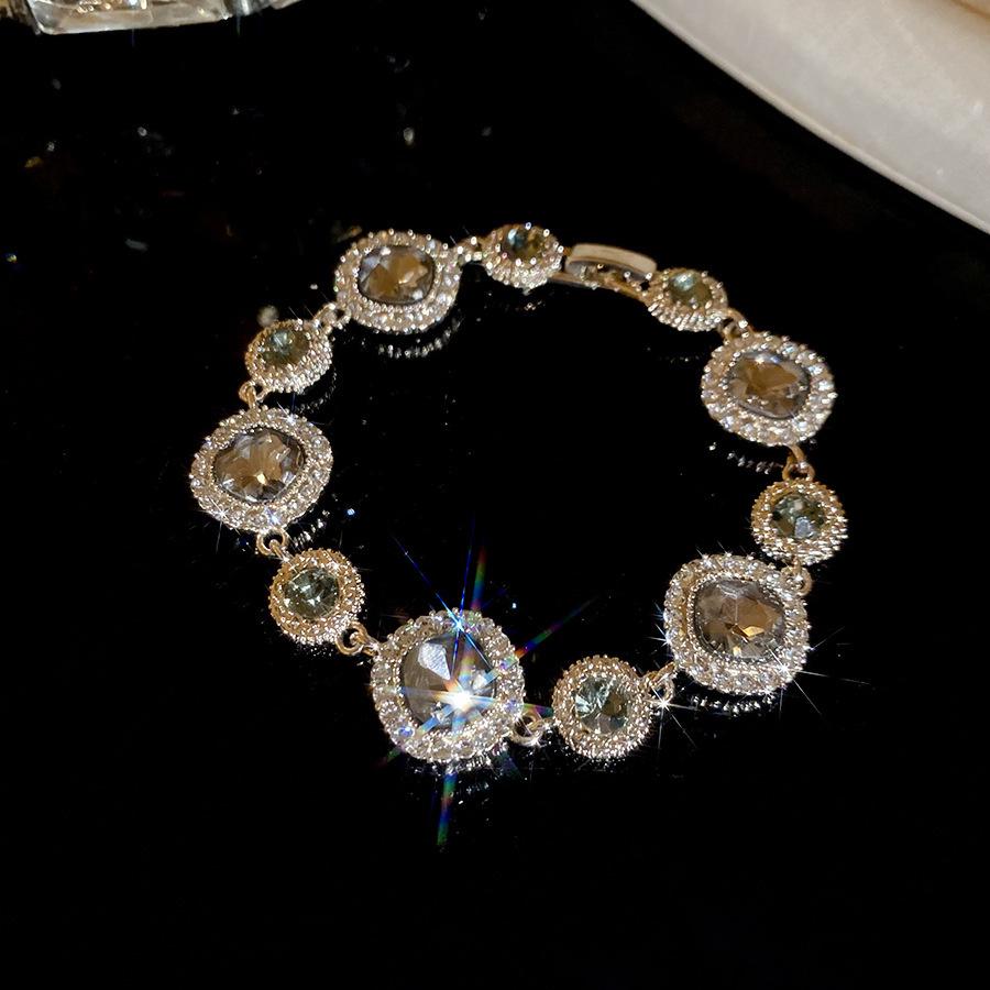 Silver Needle Geometric Rhinestone Necklace & Earrings Set
