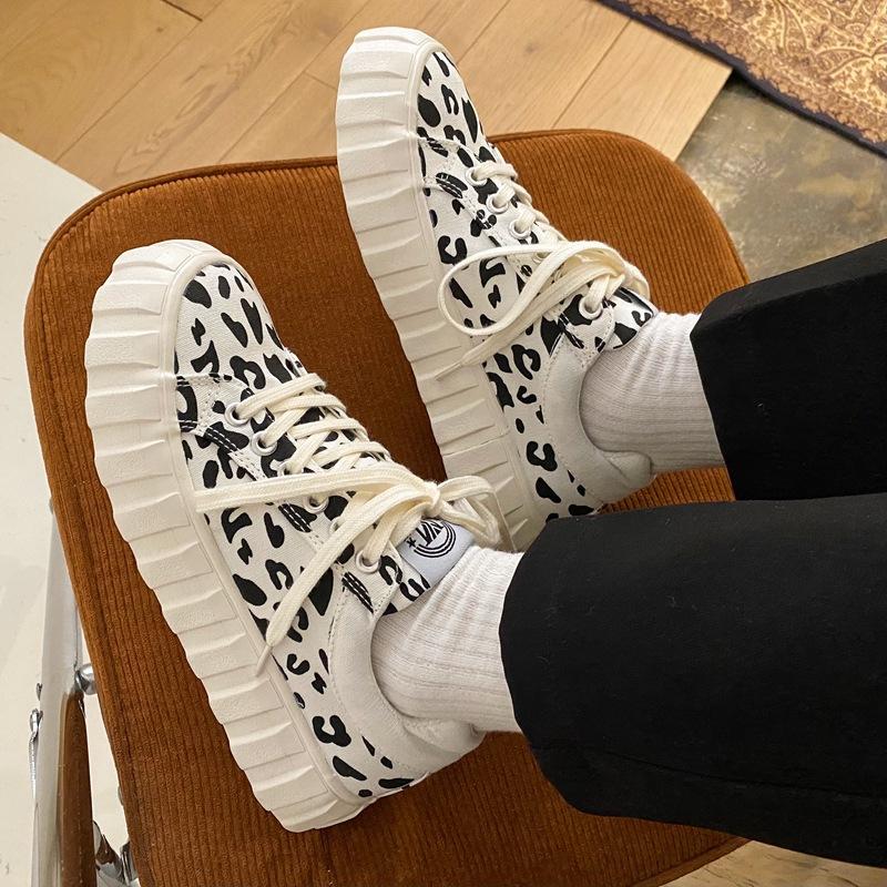 2021 Spring Fashion Leopard Canvas Shoes Ladies Casual Flat Shoes Breathable Jogging Shoes