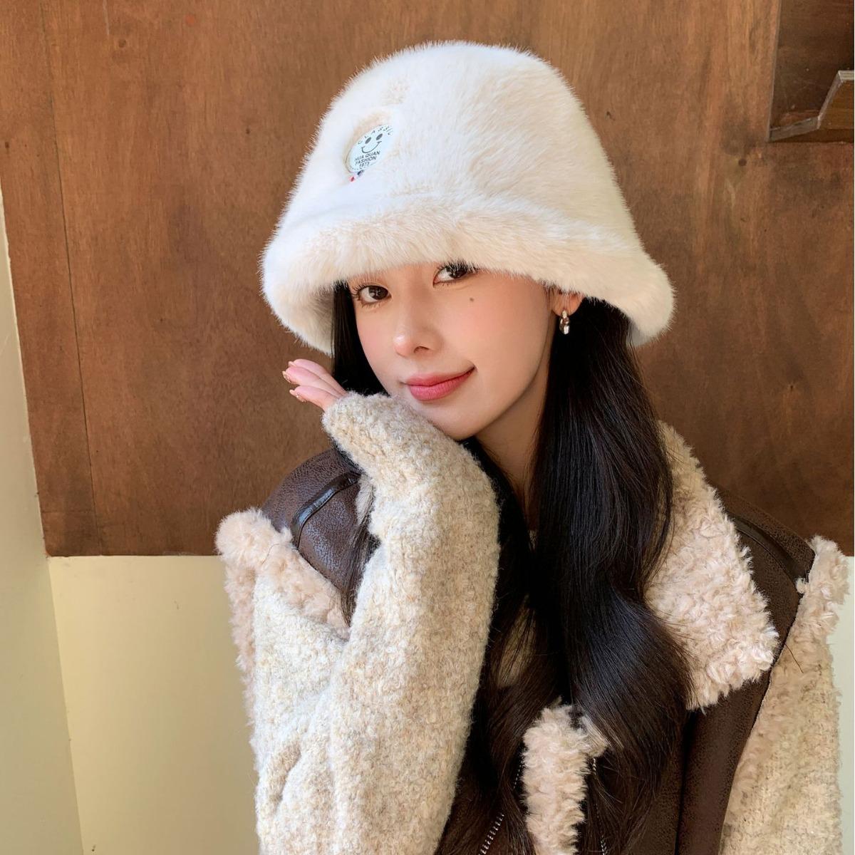 

FallSeason and ColdSeason Lady Warm Plus Velvet Styleable Basin Hat BrandNew DailyWear and Versatile Cute Hat Protecting Korean Version of Wool Hat one size