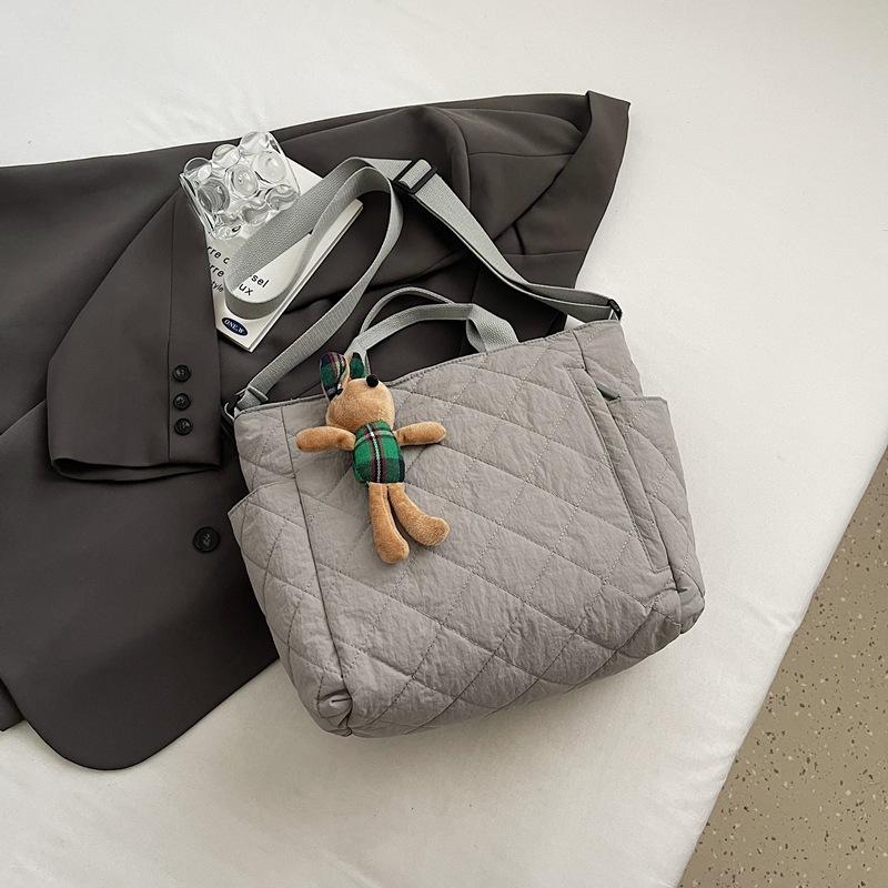 Autumn and winter commuting large-capacity tote bag, shoulder bag for students in class, Korean version of cotton clothes, messenger bag, casual handb