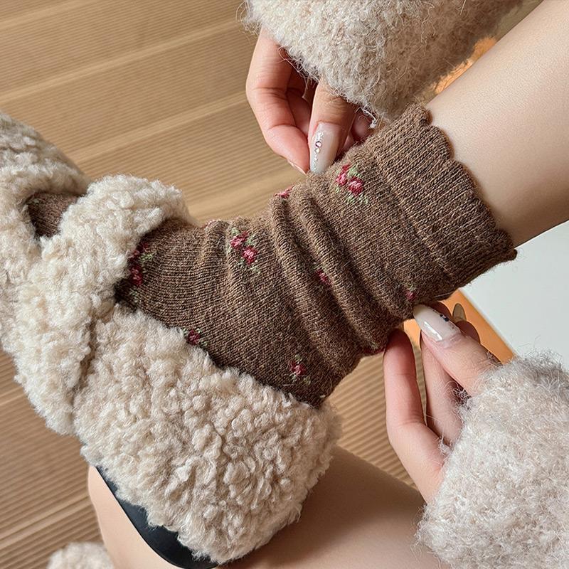 Women's Socks Winter Thicken New Retro Fashion Korean Style Warm Socks Casual Novelties Sweet Long Ladies Flower Socks Comfort