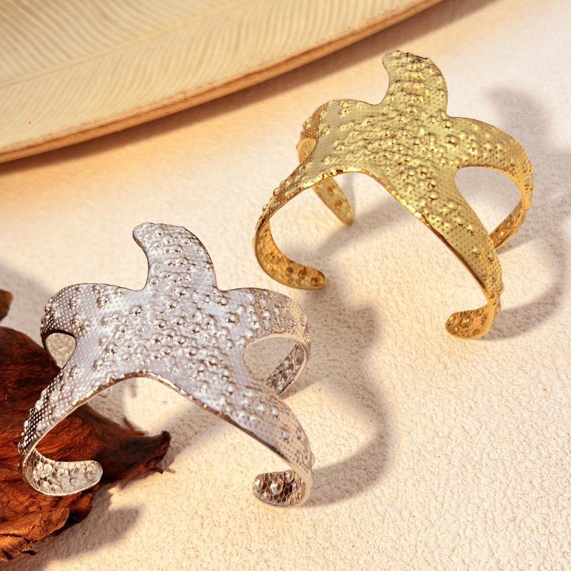 Fashion Ins Stainless Steel Open Oil Pressure Bracelet Women's Starfish Arm Ring Plated 18K Real Gold Jewelry